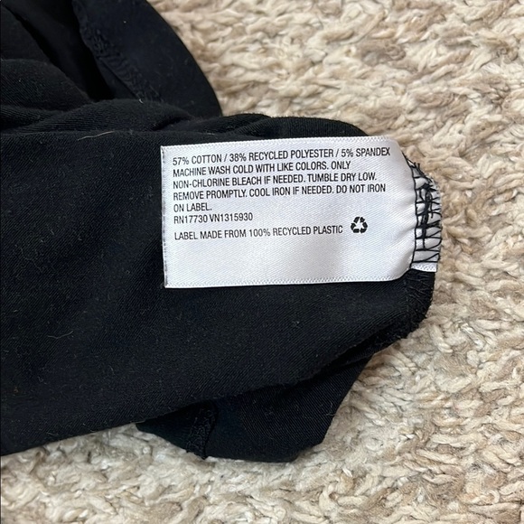 Cropped White, Black and Green Short Sleeve Tees Set - Size Medium / Large - Picture 4 of 9